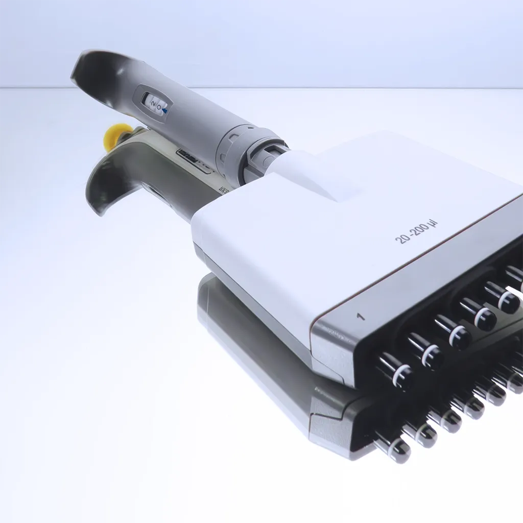 Picture of Micropipette Variable Volume 8-Channel